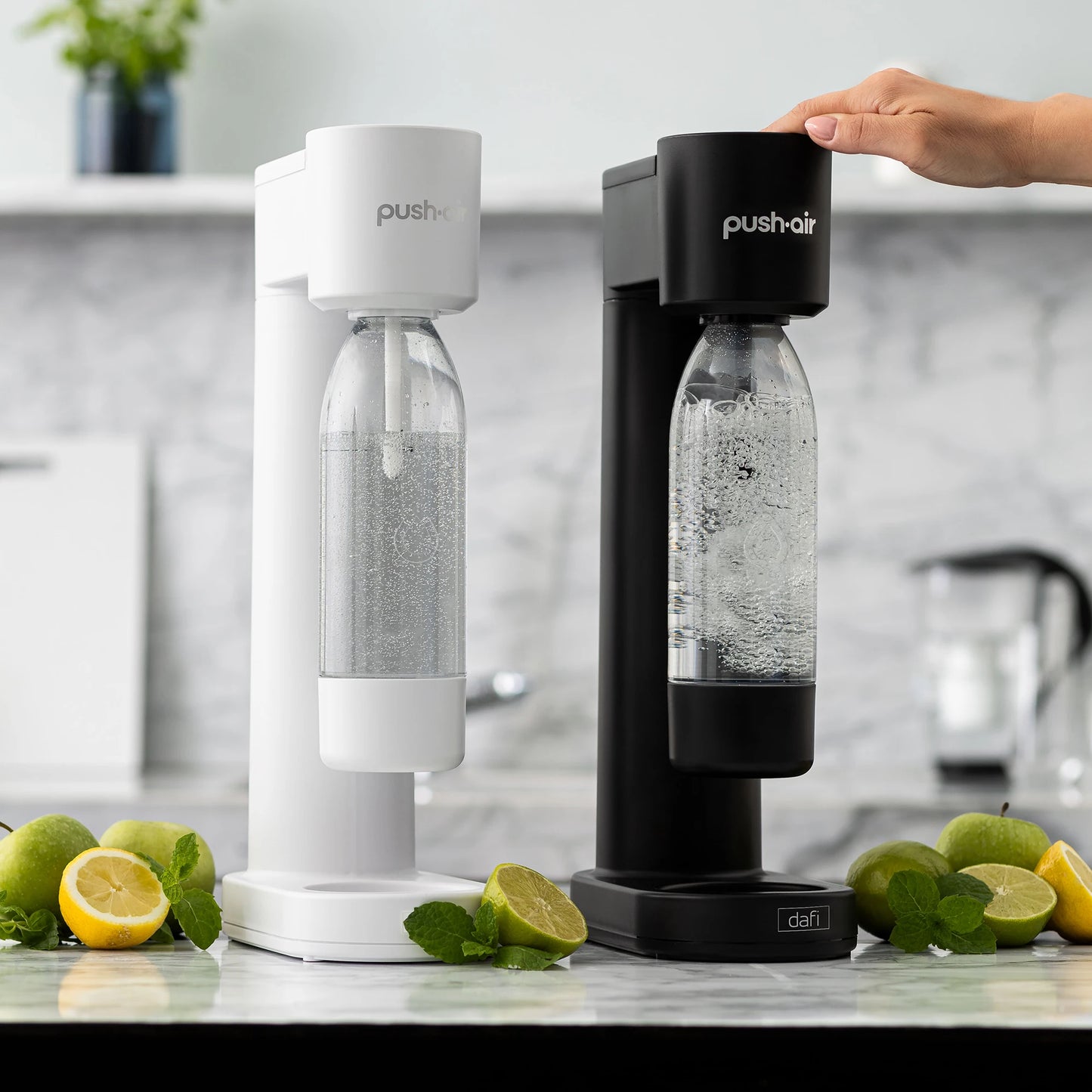 DAFI Wassersprudler Pushair inkl. 1 Co2 Zylinder und 0,7l Flasche
